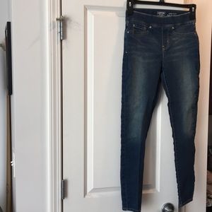 Signature Levi Pull-on Skinny Jeans - jeggings